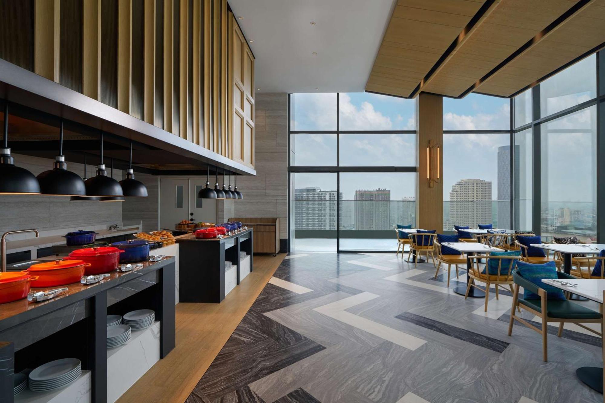 Hilton Garden Inn Bangkok Riverside Eksteriør bilde